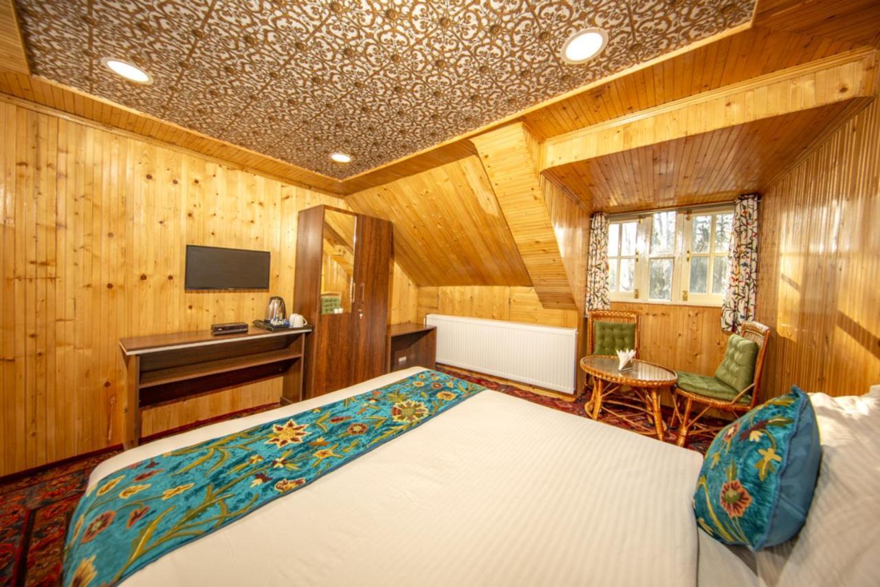 Gulmarg Ski Hill Resort Exteriör bild